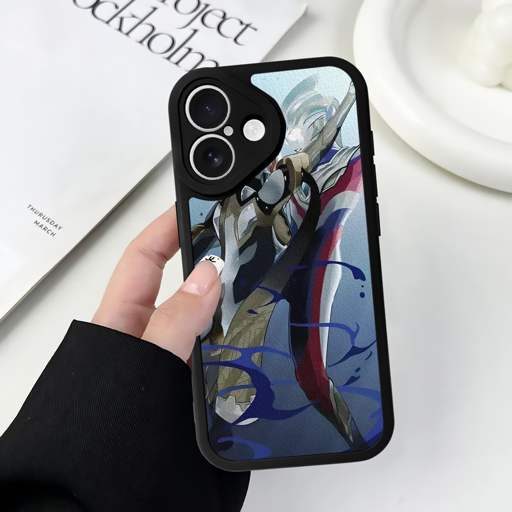 （画像用） ウルトラマン Ultraman 【iPhone 16シリーズ対応】シリコンスマホケース（レザー調） 材質：シリコン